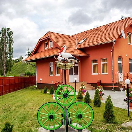 Picnic Panzio Bed & Breakfast Lunca de Sus ภายนอก รูปภาพ