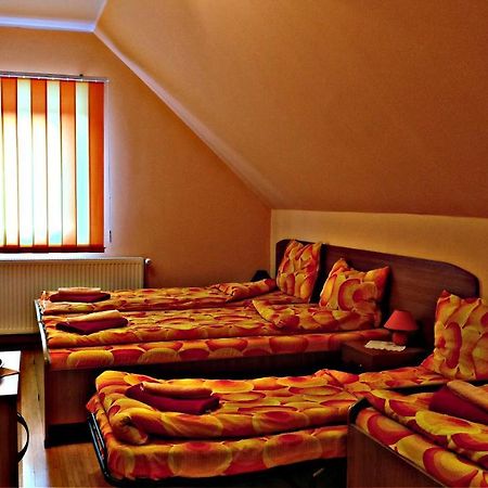 Picnic Panzio Bed & Breakfast Lunca de Sus ภายนอก รูปภาพ