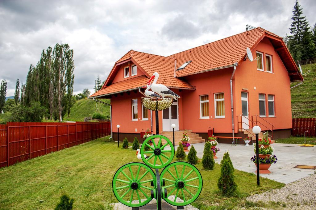 Picnic Panzio Bed & Breakfast Lunca de Sus ภายนอก รูปภาพ