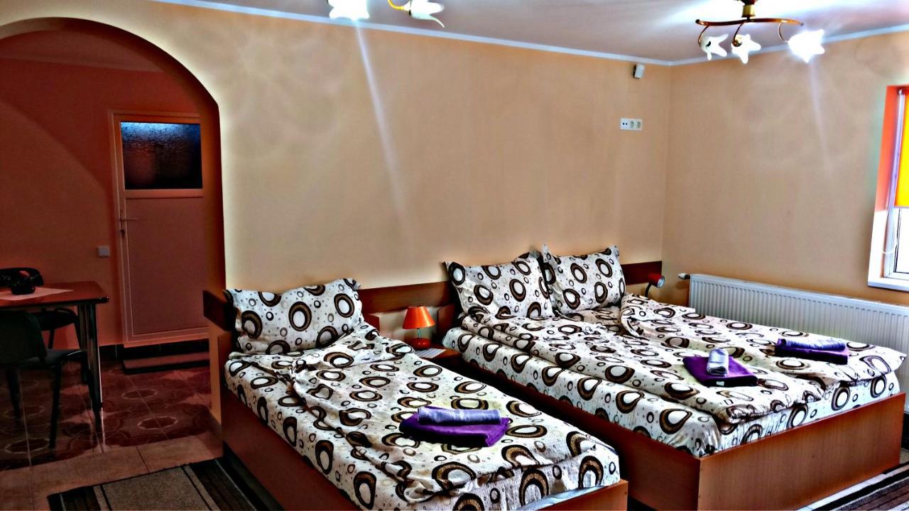 Picnic Panzio Bed & Breakfast Lunca de Sus ภายนอก รูปภาพ