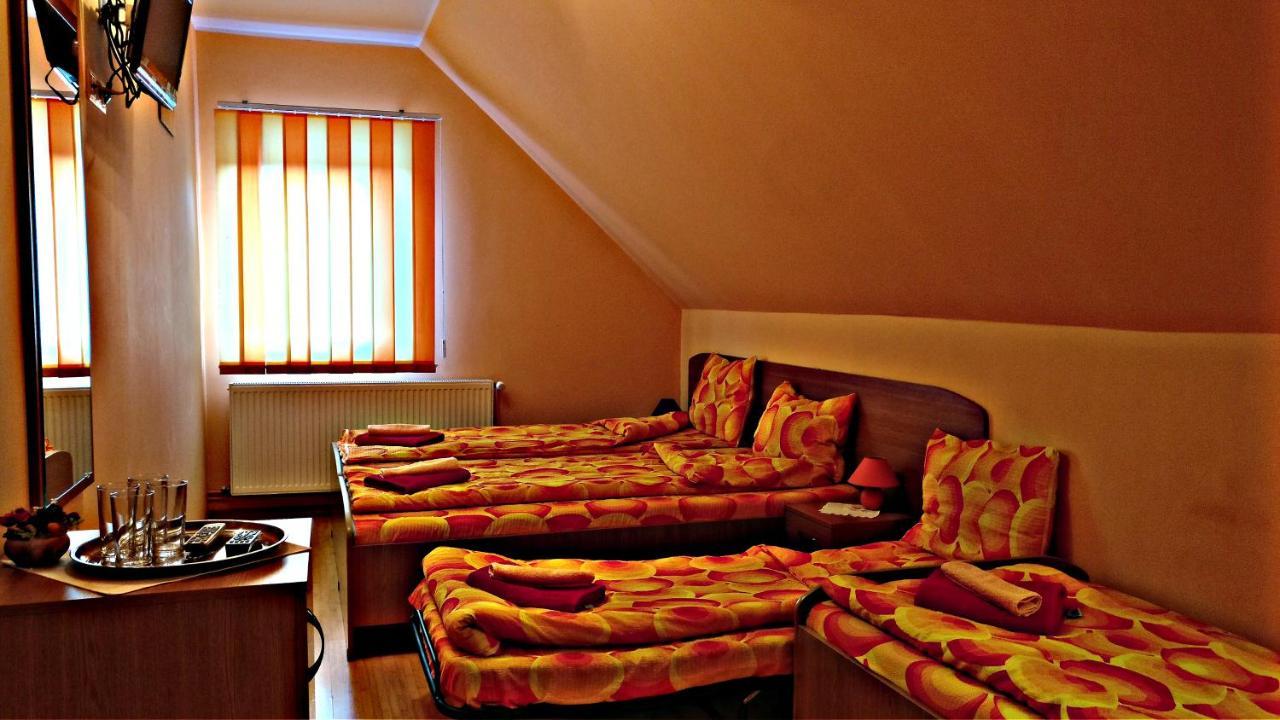 Picnic Panzio Bed & Breakfast Lunca de Sus ภายนอก รูปภาพ