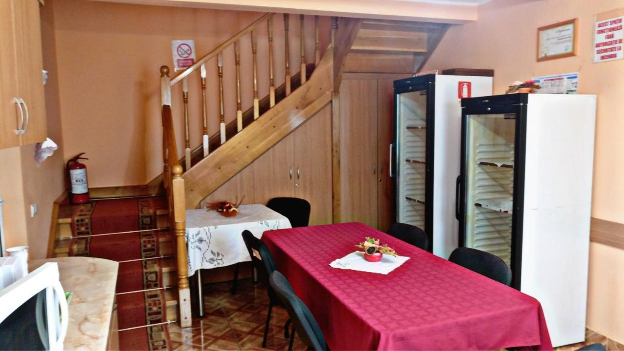 Picnic Panzio Bed & Breakfast Lunca de Sus ภายนอก รูปภาพ