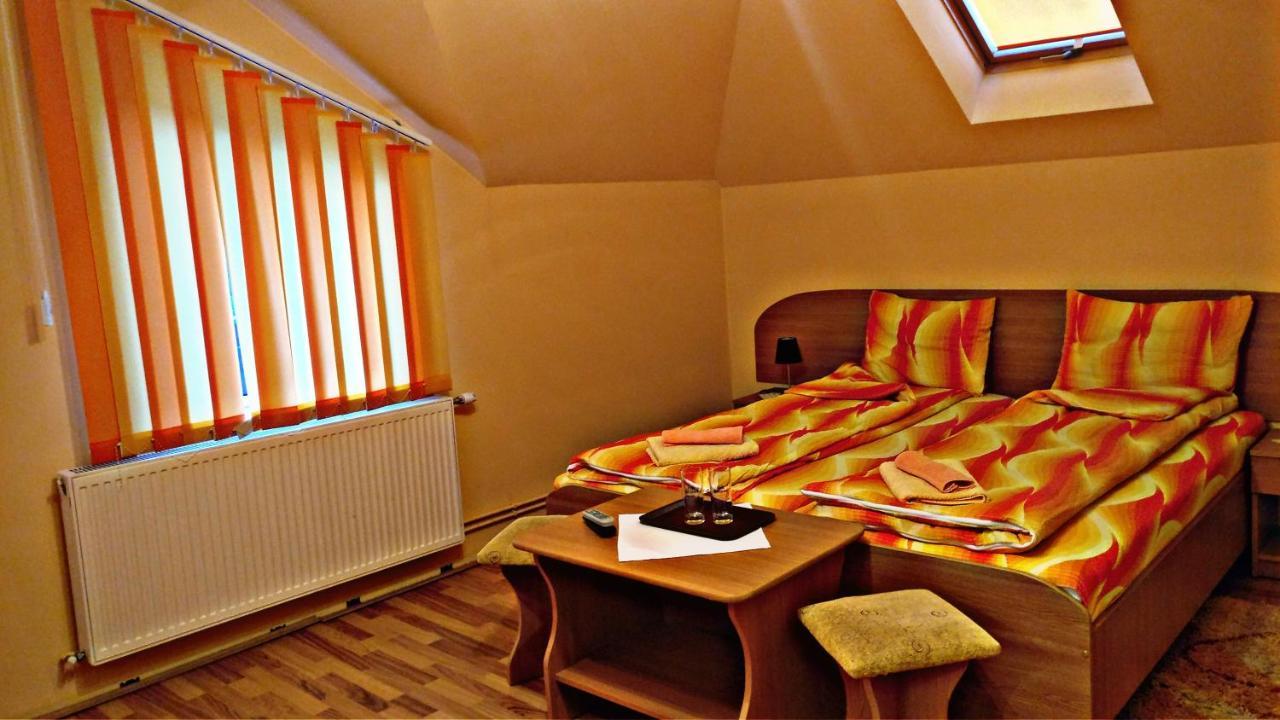 Picnic Panzio Bed & Breakfast Lunca de Sus ภายนอก รูปภาพ