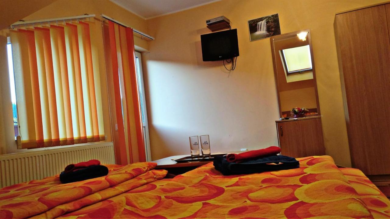 Picnic Panzio Bed & Breakfast Lunca de Sus ภายนอก รูปภาพ